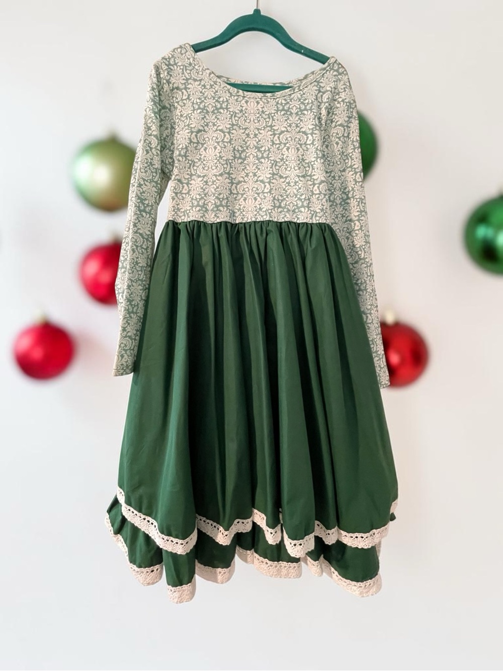 Girl August Green and Cream Vintage-Style Long Sleeve Dress Size 10